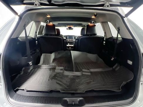 Used 2019 Toyota Highlander XLE FWD image 34