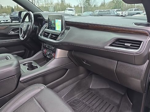Used 2022 Chevrolet Suburban Premier image 35
