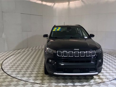 Used 2022 Jeep Compass Limited image 3