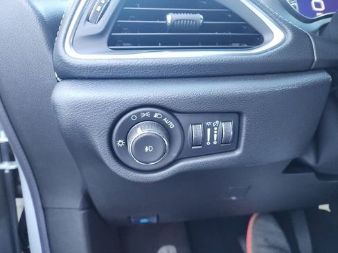 New 2026 Chrysler Pacifica Limited w/ Uconnect Theater Family Group image 17