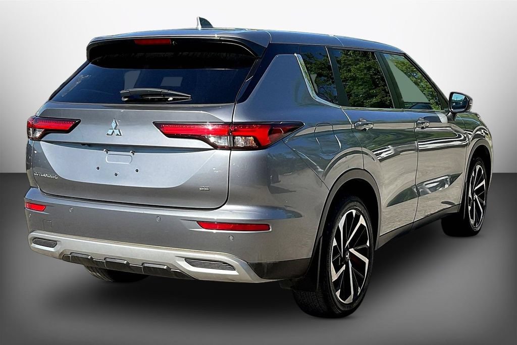 Used 2024 Mitsubishi Outlander SE AWD/4WD image 6