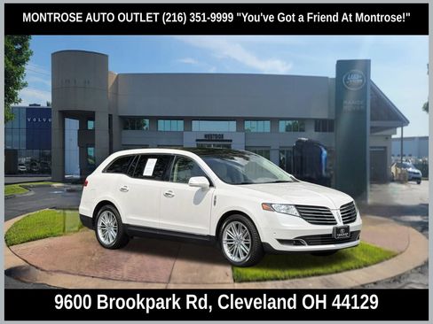 Used 2019 Lincoln MKT AWD image 1