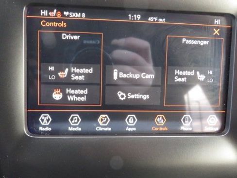 Used 2019 Jeep Cherokee Latitude Plus w/ Comfort/Convenience Group image 14