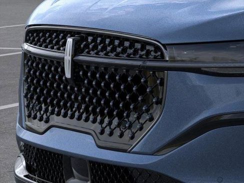 New 2026 Lincoln Nautilus Reserve AWD/4WD image 17