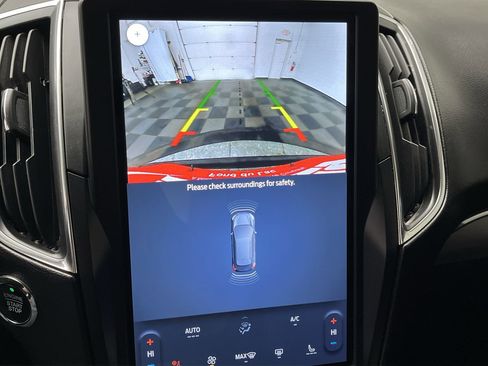 Used 2022 Ford Edge Titanium image 5