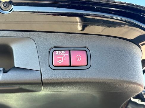 New 2025 Mercedes-Benz GLA 35 AMG 4MATIC image 12