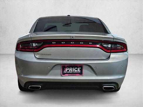 Used 2019 Dodge Charger SXT w/ Driver Confidence Group RWD image 5