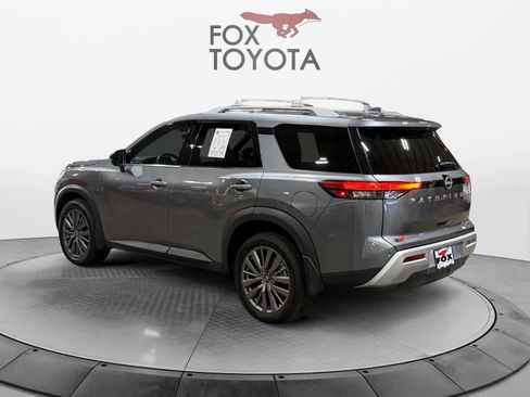 Used 2023 Nissan Pathfinder SL w/ SL Premium Package image 5