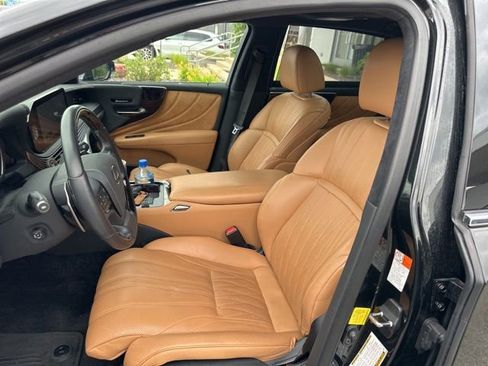 Used 2023 Lexus LS 500 AWD w/ Luxury Package image 9
