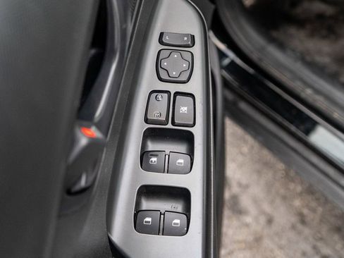 Used 2022 Hyundai Kona SE image 17