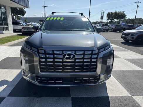 Used 2024 Hyundai Palisade Calligraphy FWD image 3