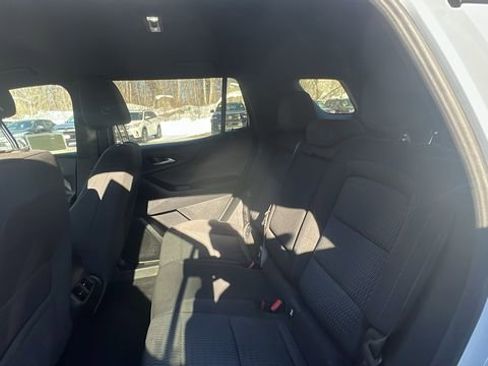 Used 2025 Chevrolet Equinox LT image 28