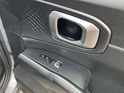 Used 2024 Kia Sorento S image 31