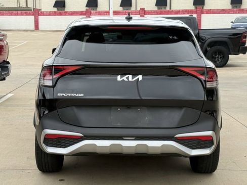 Used 2024 Kia Sportage EX FWD image 5