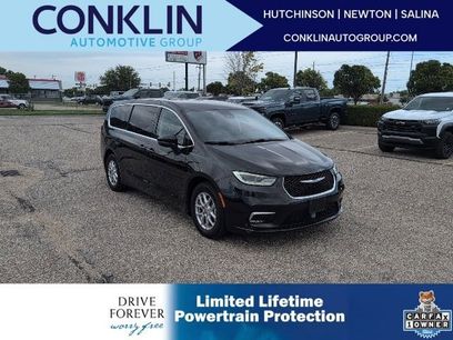Used 2023 Chrysler Pacifica Touring-L