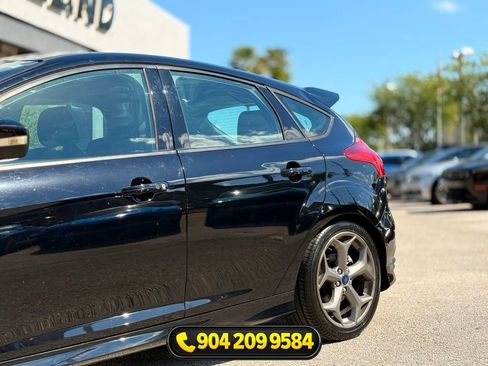 Used 2018 Ford Focus ST w/ Equipment Group 401A FWD image 3