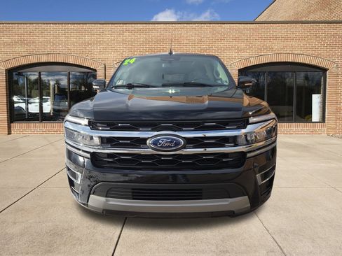Used 2024 Ford Expedition Limited image 9