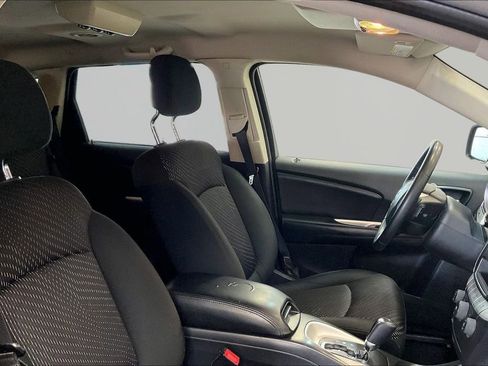 Used 2019 Dodge Journey SE w/ Connectivity Group FWD image 29