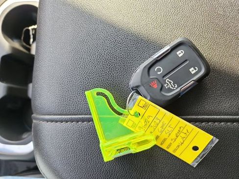 Used 2023 GMC Sierra 2500 SLT w/ SLT Preferred Package image 31