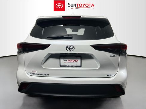 Used 2026 Toyota Highlander XLE AWD/4WD image 5