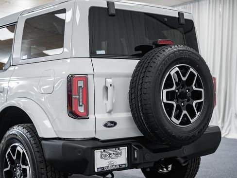 Used 2025 Ford Bronco Outer Banks image 6