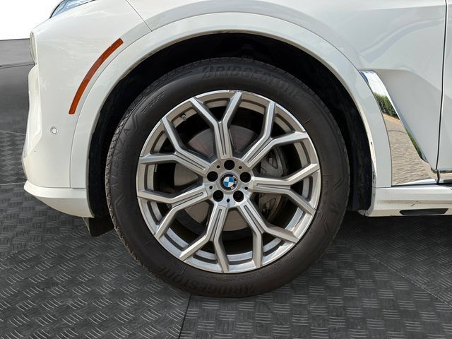 Used 2026 BMW X7 xDrive40i AWD/4WD image 13
