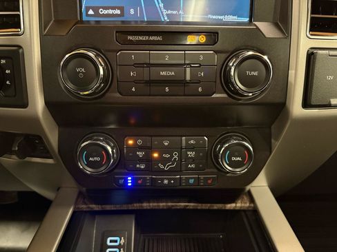 Used 2019 Ford F250 Lariat w/ Lariat Ultimate Package AWD/4WD image 19