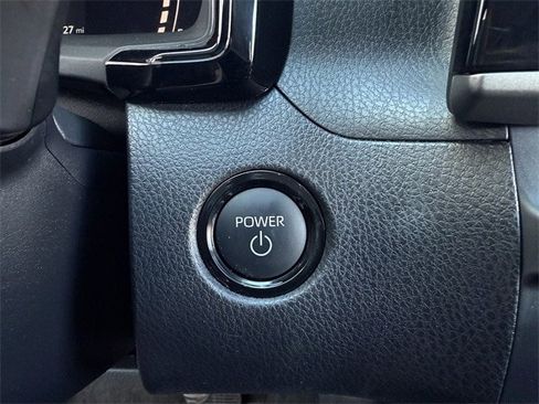 Used 2025 Toyota Camry SE image 24