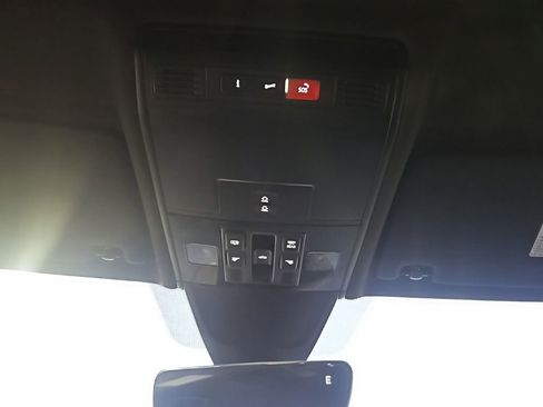 Used 2024 Volkswagen Tiguan SEL R-Line image 26