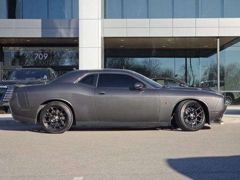 Used 2015 Dodge Challenger R/T Scat Pack w/ Leather Interior Group image 28