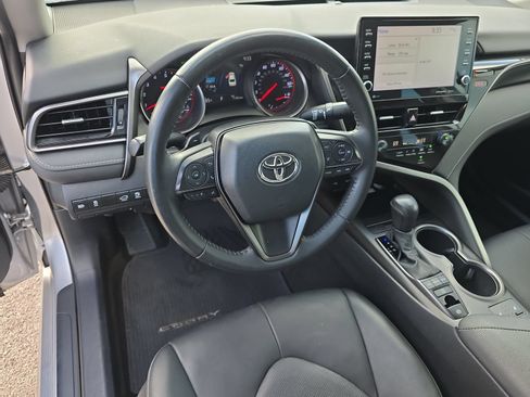 Used 2022 Toyota Camry XSE FWD image 13