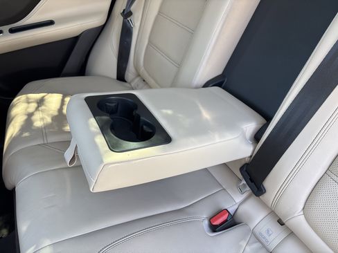 Used 2019 Jaguar F-PACE Prestige AWD/4WD image 25
