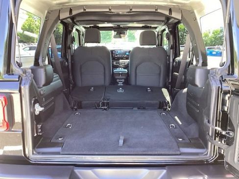 Used 2025 Jeep Wrangler Unlimited Sahara AWD/4WD image 11