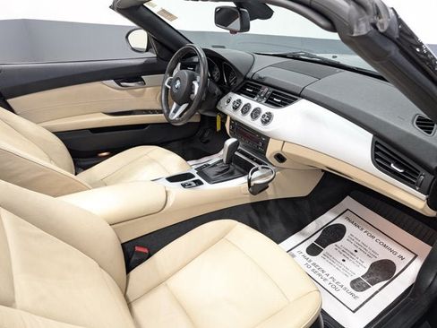 Used 2009 BMW Z4 sDrive30i RWD image 18