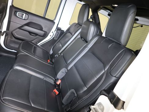 Used 2022 Jeep Wrangler Unlimited Sahara w/ LED Lighting Group AWD/4WD image 11