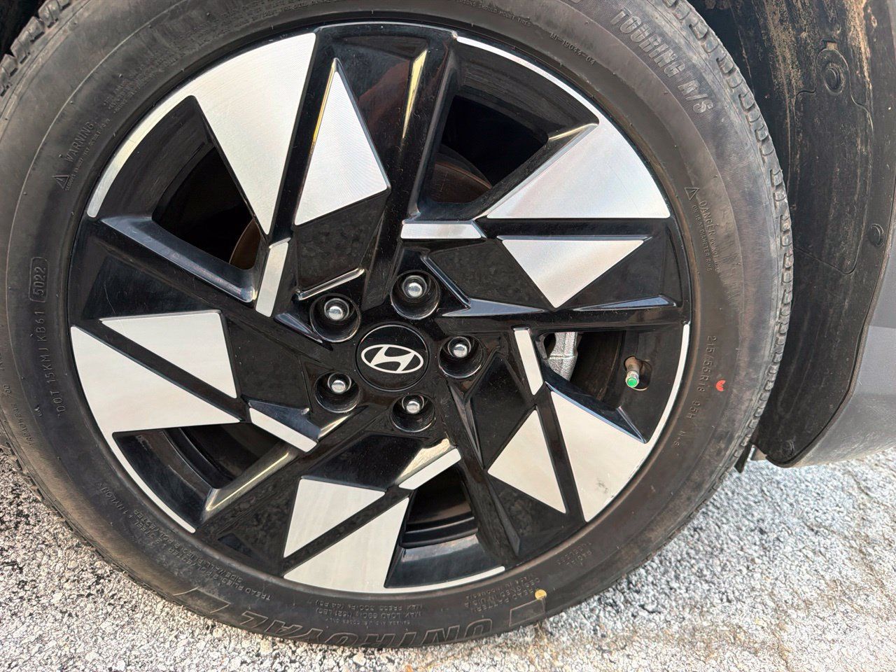 Used 2024 Hyundai Kona SEL FWD image 9
