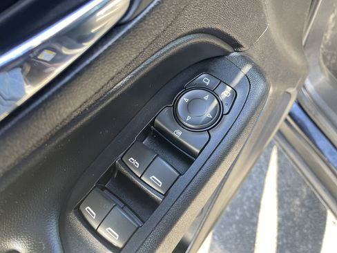 Used 2020 Chevrolet Equinox LT image 20