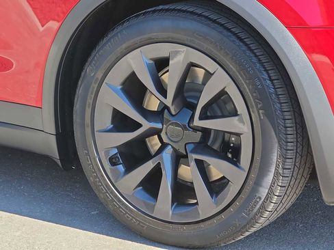 Used 2024 Tesla Model X image 13