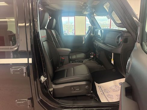New 2026 Jeep Wrangler Unlimited Rubicon AWD/4WD image 28
