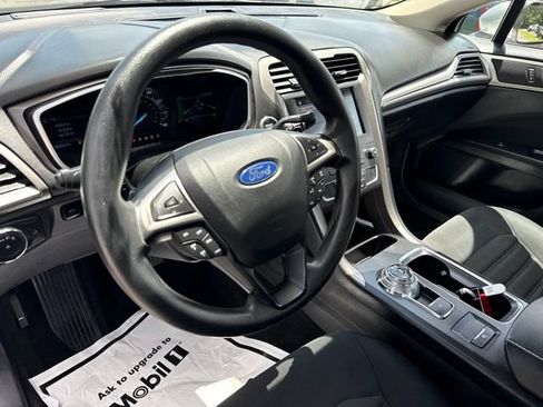 Used 2019 Ford Fusion SE FWD image 27