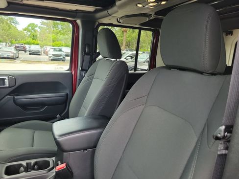 Used 2021 Jeep Wrangler Unlimited Sport w/ Sun And Sound Package AWD/4WD image 18