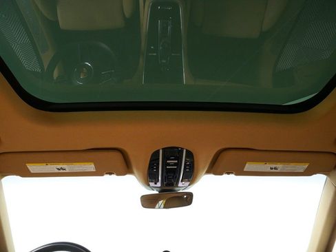 Used 2023 Porsche Panamera 4S w/ Premium Package image 20