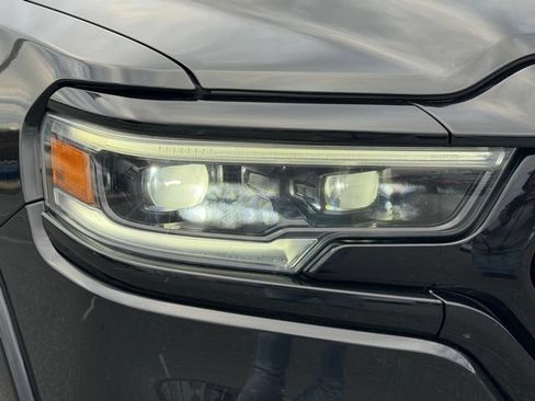Used 2020 RAM 1500 Limited w/ Black Appearance Package AWD/4WD image 18