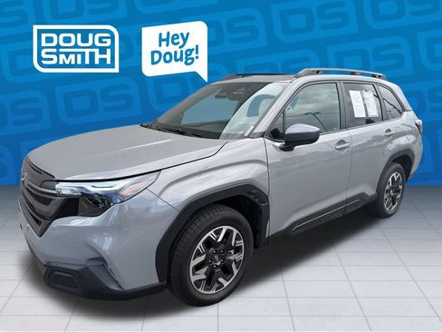 Used 2026 Subaru Forester Premium AWD/4WD image 1
