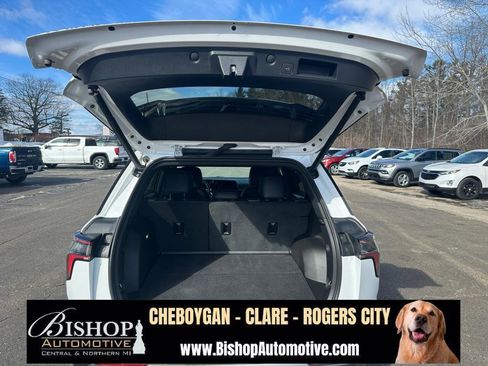 Used 2025 Chevrolet Equinox LT w/ Convenience Package II image 29