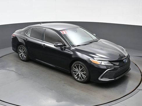 Used 2022 Toyota Camry XLE FWD image 32