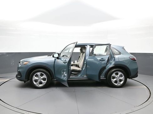 Certified 2023 Honda HR-V LX image 41