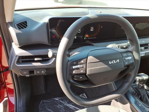 Used 2025 Kia K4 LXS image 16