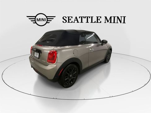 Used 2018 MINI Cooper Convertible image 11