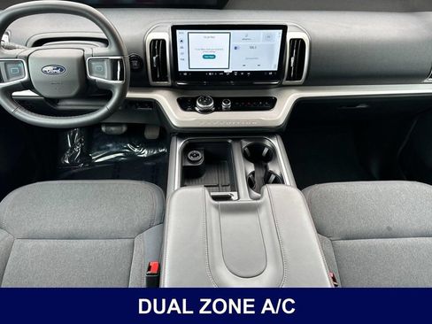 Used 2025 Ford Expedition Active AWD/4WD image 17